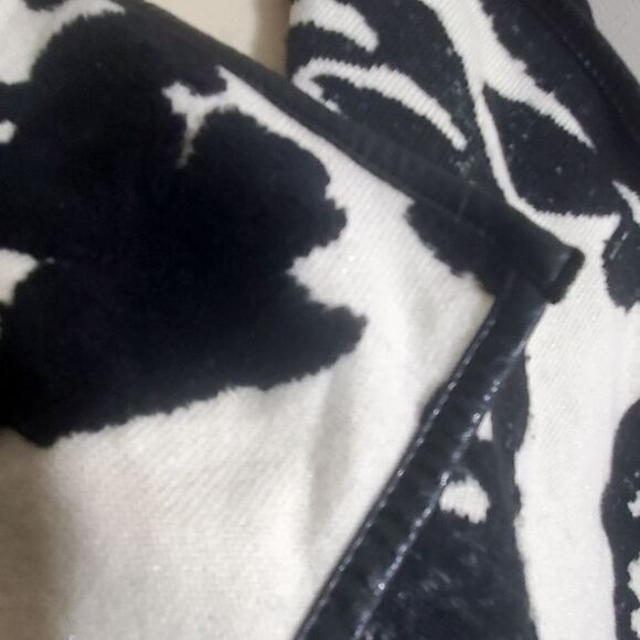 I.N.C. Black & White Floral Cardigan Size Medium - Picture 10 of 12
